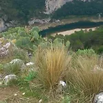 Proche D'uzes La Terrasse Du Soleil Levant 콜리아스