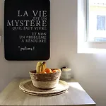 아파트 Proche D'uzes La Terrasse Du Soleil Levant