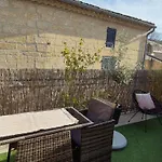 Proche D'uzes La Terrasse Du Soleil Levant *