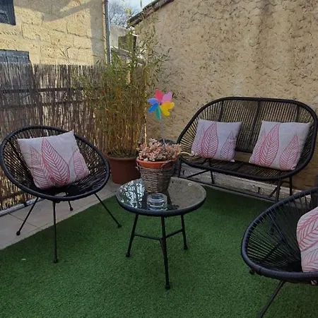 Apartment Proche D'uzes La Terrasse Du Soleil Levant