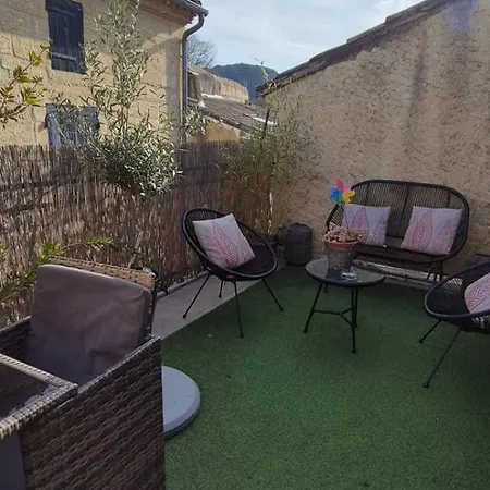 Apartment Proche D'uzes La Terrasse Du Soleil Levant
