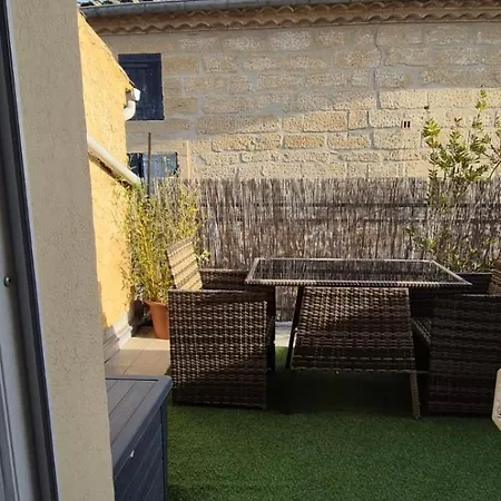 Apartment Proche D'uzes La Terrasse Du Soleil Levant *