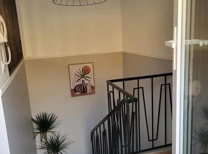 Proche D'uzes La Terrasse Du Soleil Levant شقة